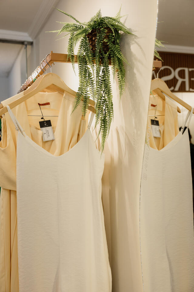 Vestidos em tons neutros