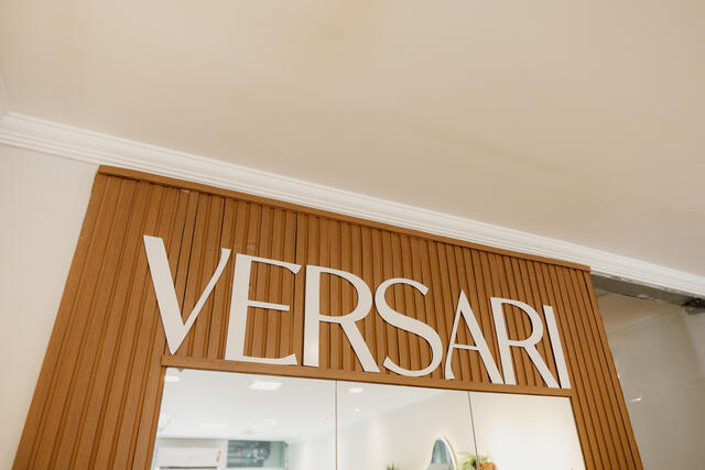 Letreiro Versari